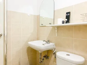Nice Designed And Elegant 2Br At Green Bay Pluit Apartment - Bathroom