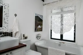 Narnia Guest House - Baño