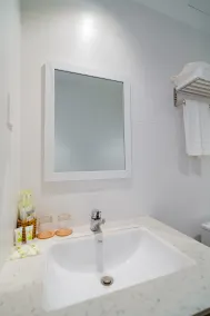 CHUONG DUONG HOTEL - Bathroom