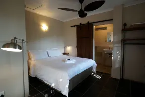 Villa La Mercy Guest Suite, No load shedding or water outages - Zimmer