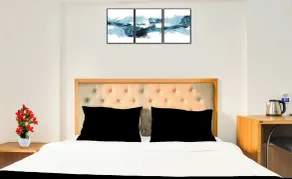 Super Townhouse Lohegaon Near Pune Airport Formerly Landmark Regency - Room