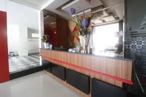 RedDoorz Plus near Universitas Negeri Makassar - Recepción