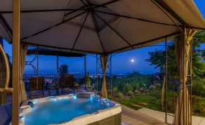 Naomi's - Spa