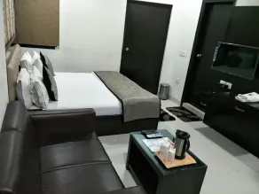 Hotel Mandakini Lush - Room