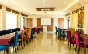 juSTa Palampur Resort & Convention Centre - Restaurant