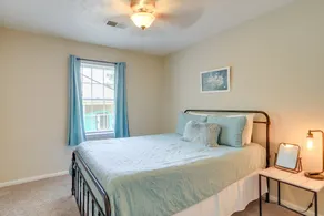 Charming Columbus Home w/ Yard - 10 Mi to Dtwn! - Værelse