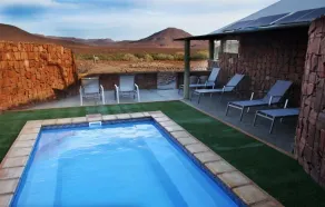 Etendeka Mountain Camp - Pool