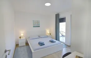 Modern apartment near Kanegra Beach - Værelse