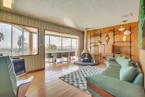 Stunning MCM Escape w/ Mtn Views in San Bernardino - Innenbereich