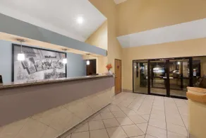 Super 8 by Wyndham Midland - Hall