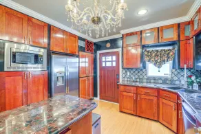 Spacious Houston Home w/ Deck ~ 2 Mi to Downtown! - Parte interna