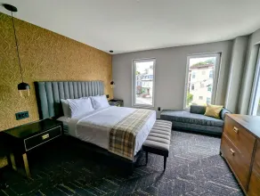 Beacon Suites Hotel - Chambre