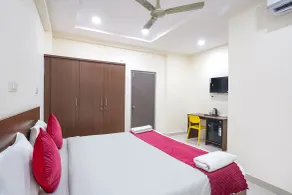 FabHotel Frendz - Nr Hitech City Metro Station - Room