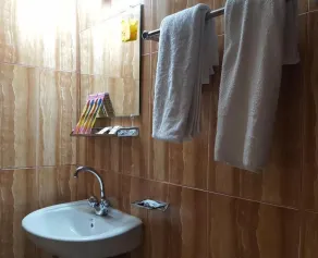 Hotel Hill View - Bathroom