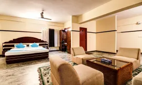Hotel Rvees Regency - Quarto