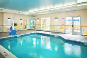 Fairfield Inn and Suites by Marriott Monaca - Piscina