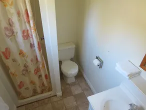 Big Intervale Fishing Lodge - Bathroom