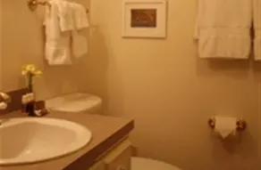 1824 House - Bathroom