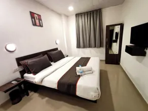 Hotel Gokul Solitaire - Surat - Chambre