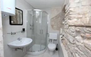Gemütliche Wohnung mit Terrasse und Pool - Badezimmer