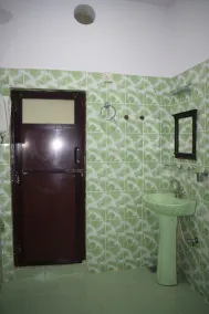 Hotel New Era - Badezimmer