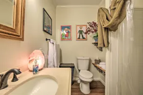 Cozy & Quiet Studio w/ Porch, Near Scenic Railway! - Innvendig