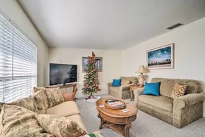 Waterfront Home w/ Dock, Kayaks, Pool + More! - Innenbereich