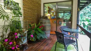 Crater Lakes Rainforest Cottages - Reception