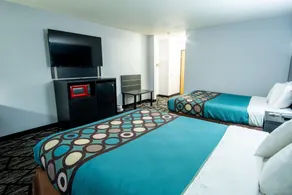 Coratel Inn & Suites by Jasper New Richmond - Zimmer