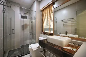 Sunshine Airport Hotel - Bathroom
