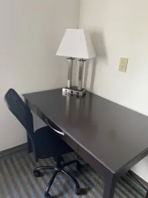 Super 8 by Wyndham Cedar Falls - Chambre