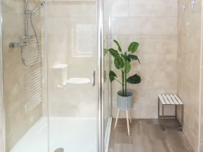 Chalfont Lodge - Bathroom