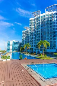 Mactan Newtown Condo with Pool access - Piscine
