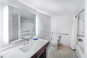 Holiday Inn Express El Paso-Downtown an IHG Hotel - Salle de bain