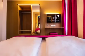 Hotel Luckys Inn - Chambre