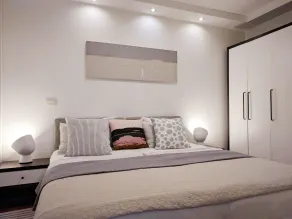 Basco Central Apartment Little Bay - Room