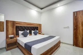 Hotel IVY Near Delhi Airport - Room