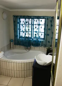 House on York - Bathroom