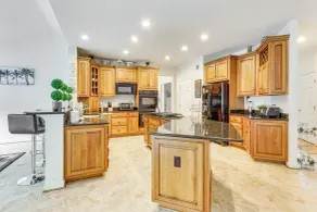 Huge Hagerstown Home w/ Deck ~ 4 Mi to Downtown! - Interiör