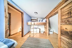 'Rose Valley House': Yard, Deck + Game Room! - Interiör