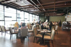 Nexus Regency Suites & Hotel - Restaurant