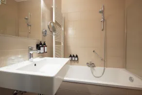 C-Hotels Burlington - Bathroom