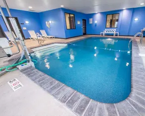 Comfort Suites Altoona North - Piscine