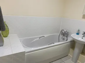 Little Paxton Riverside Heron 2-Bed Penthouse - Badezimmer