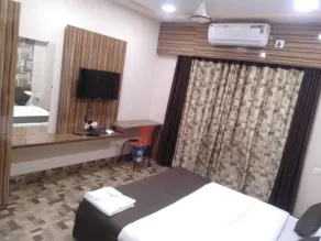Hotel Landmark Inn - Room