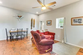 Waterfront Retreat w/ Fishing Dock in Pensacola - Innenbereich