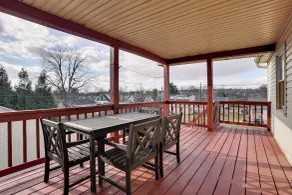 Walk to Fairgrounds! Hagerstown Townhome w/ Deck - Innvendig