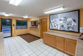 Super 8 by Wyndham Goodland - Lobby