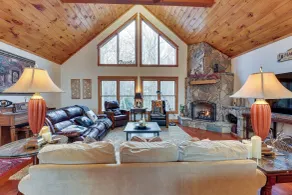 4K SF, 4 Acres, Hot Tub, Starlink, 4Mi to Snowshoe - Innvendig