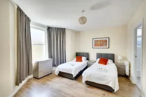 Stratford Apartment - Camera
